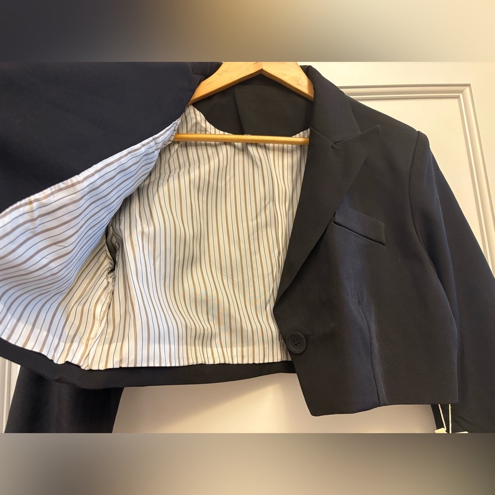 Commense Black Cropped Blazer - Picture 5 of 7
